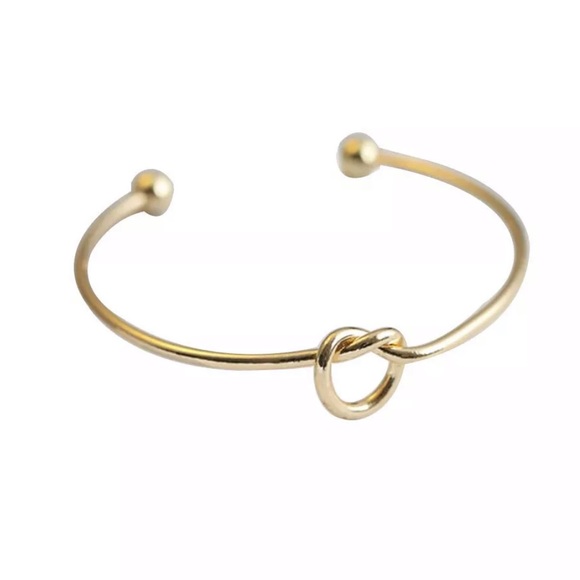 {HAMPTON} simple dainty love knot bracelet - Picture 3 of 5